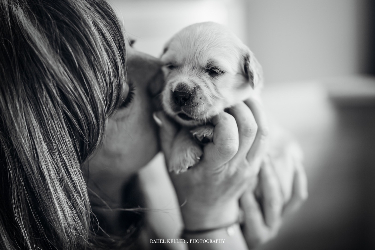 Gabi mit Welpe (©Foto: Rahel Keller)